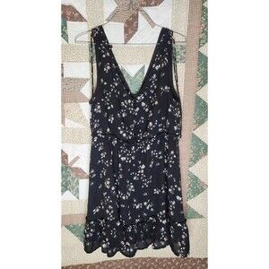 Cupcakes and Cashmere Black Floral V-Neck Mini Dress Ruffle Hem Size 2